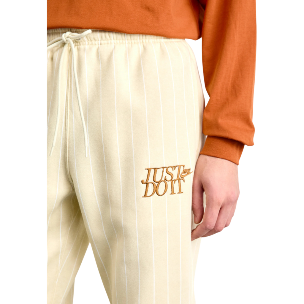 Nike Club Cuffed Fleece Pantalón