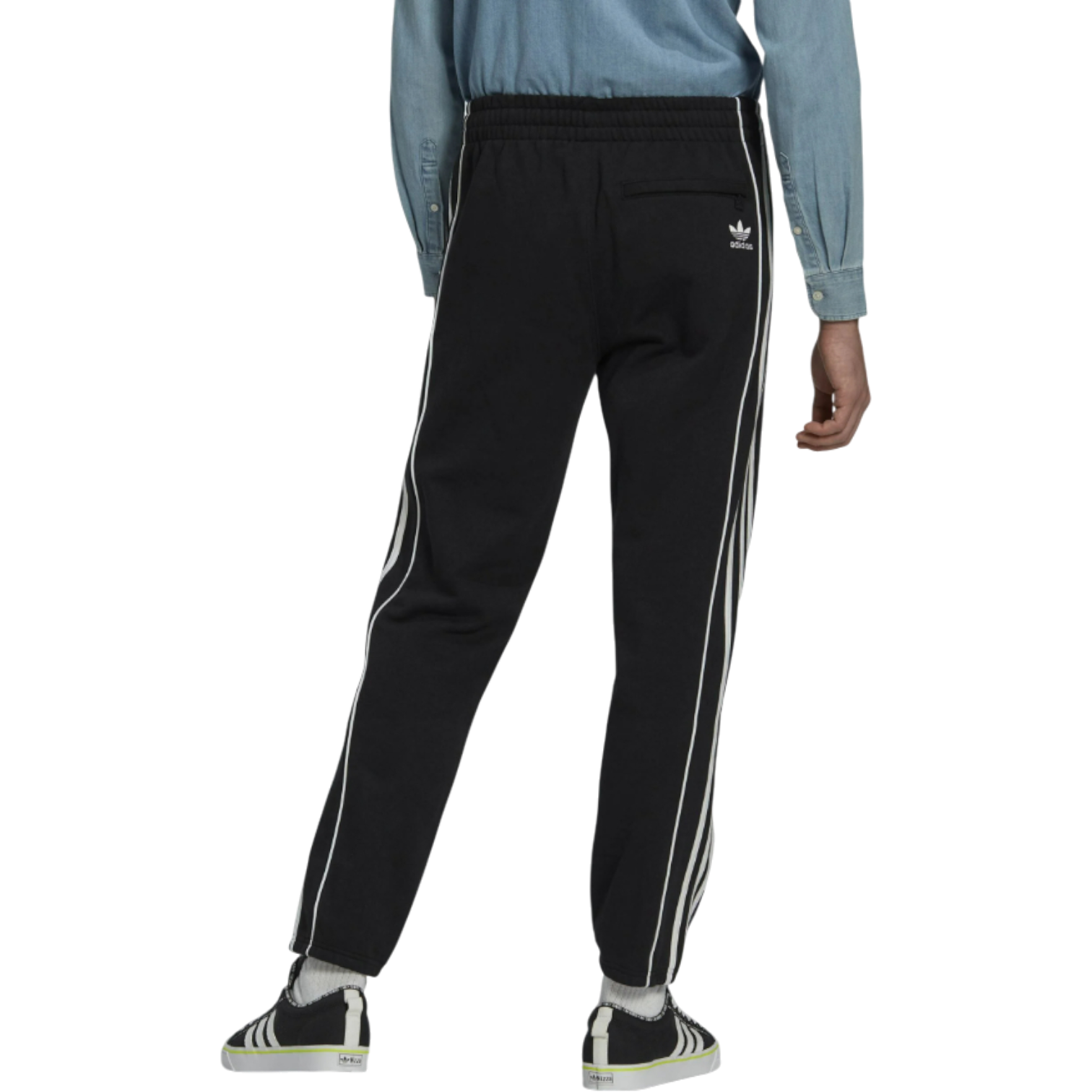 Pantalón adidas Rekive