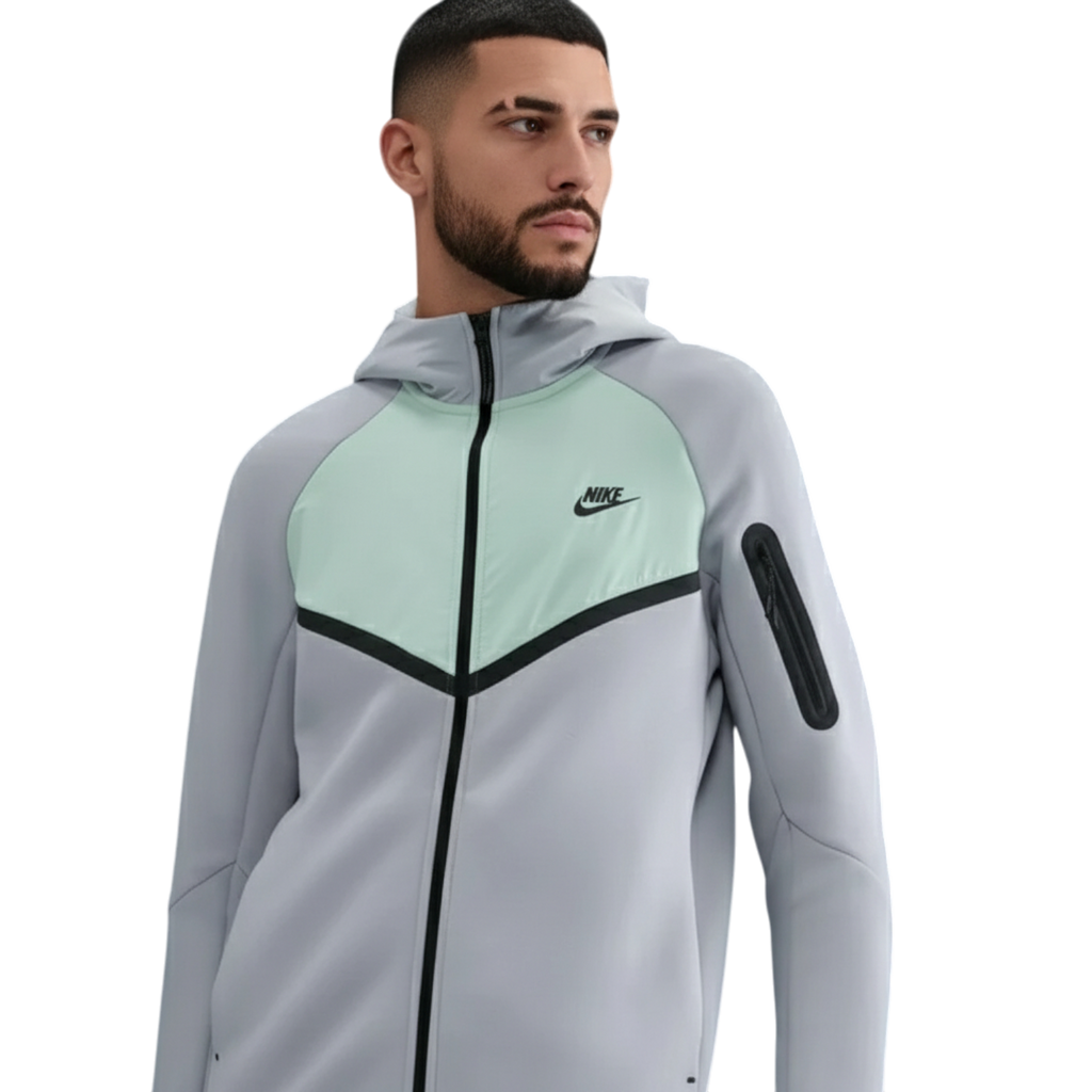 CHAQUETA NIKE TECH