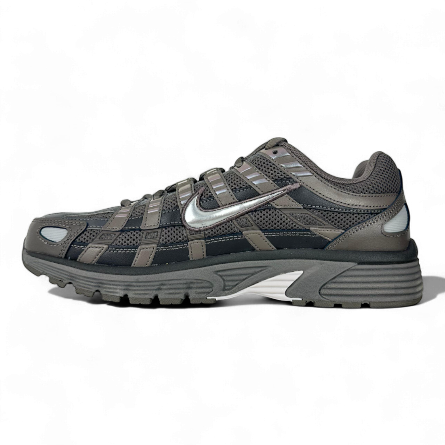 Nike P-6000  Metallic Silver
